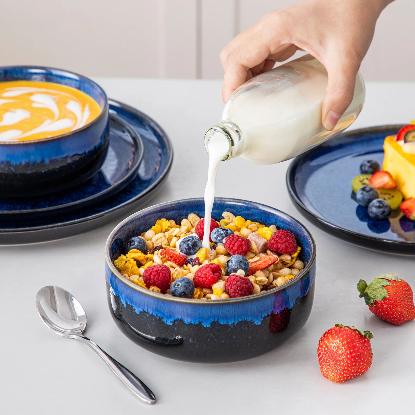 12/18 Piece Blue Klin Dinnerware Set